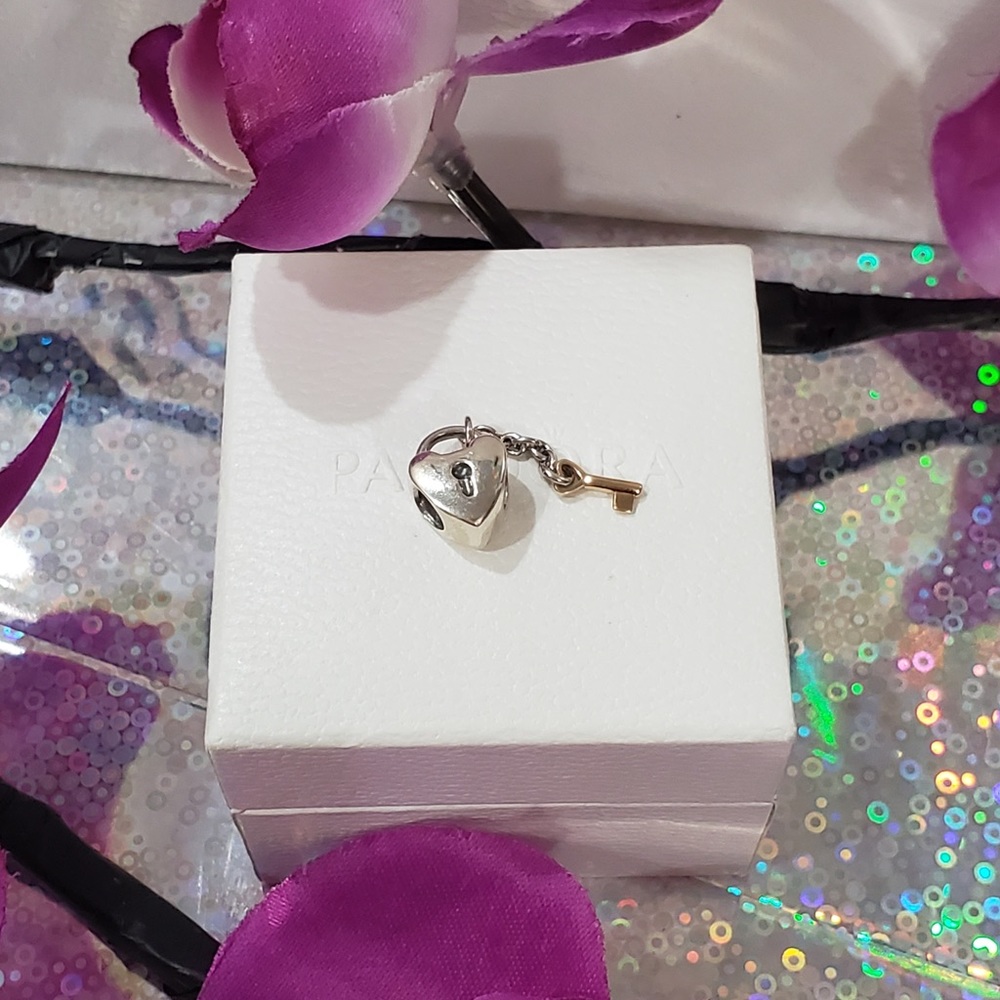 🚫SOLD🚫 Pandora Lock and Gold Key Dangle Charm